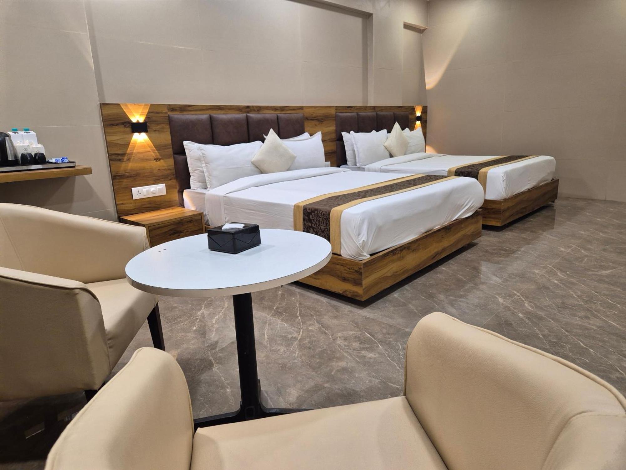 Hotel Grace Galaxy Mumbai Bagian luar foto