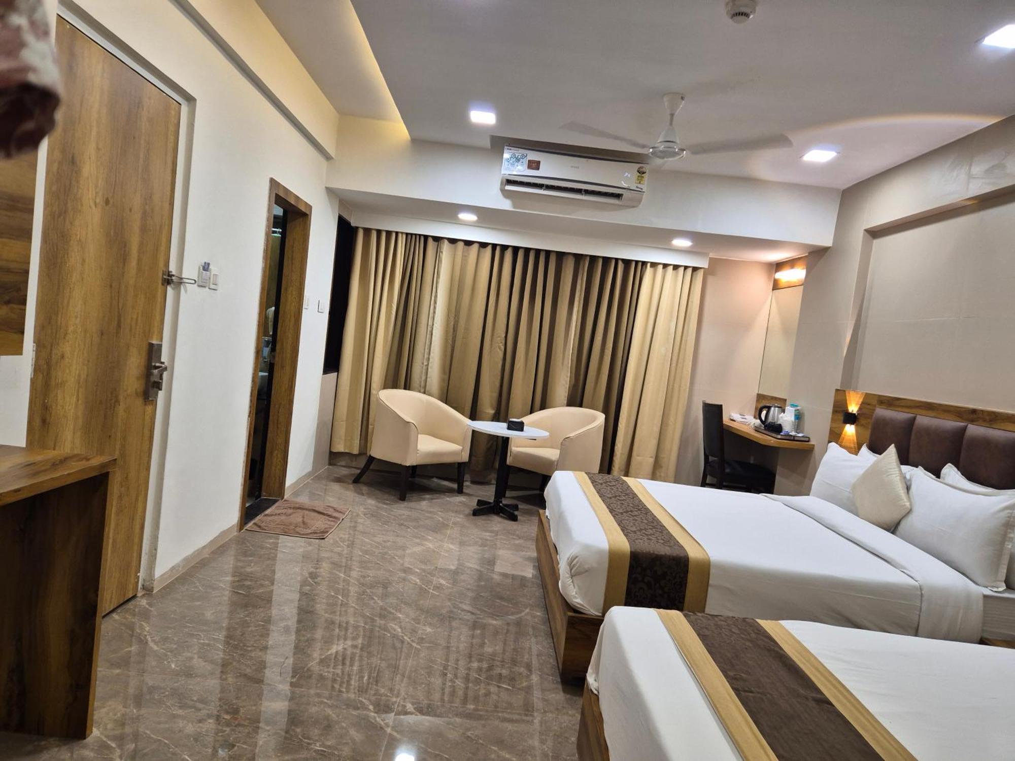 Hotel Grace Galaxy Mumbai Bagian luar foto