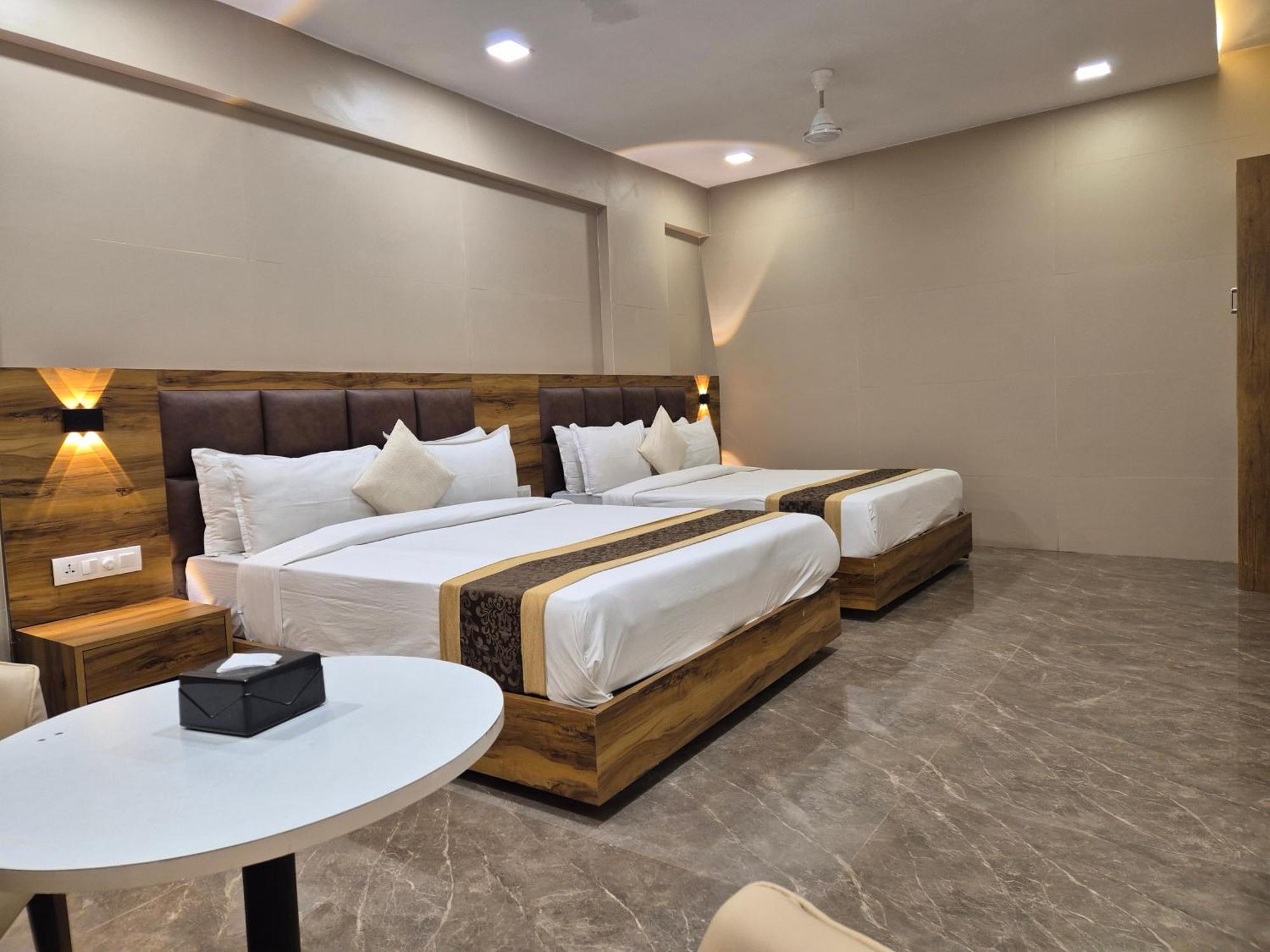 Hotel Grace Galaxy Mumbai Bagian luar foto