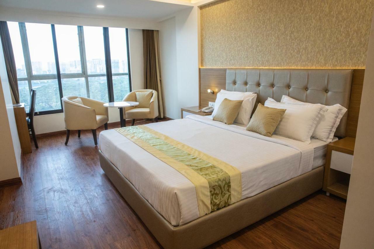 Hotel Grace Galaxy Mumbai Bagian luar foto