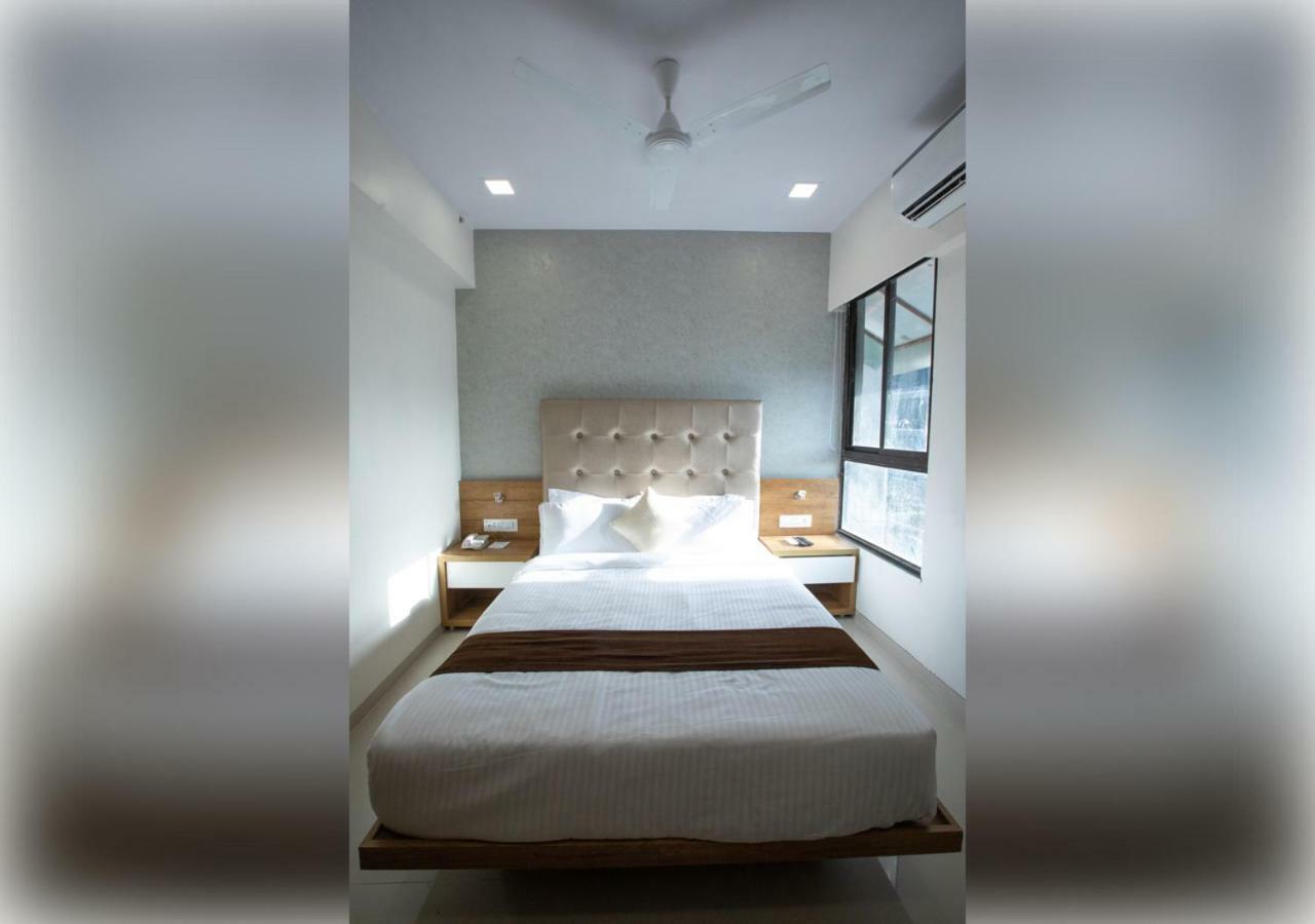 Hotel Grace Galaxy Mumbai Bagian luar foto