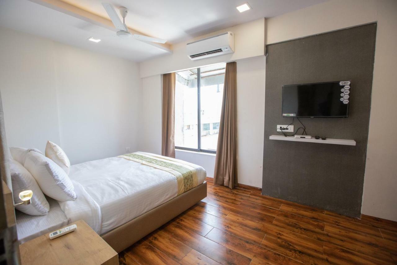 Hotel Grace Galaxy Mumbai Bagian luar foto