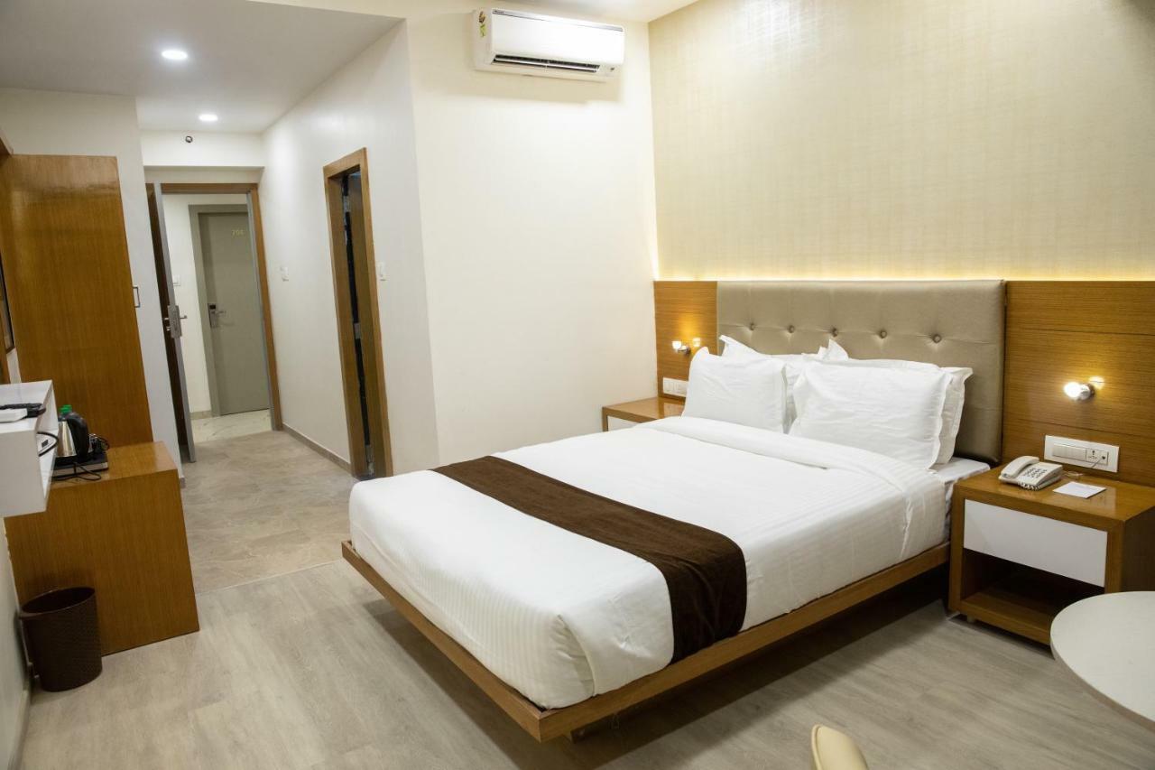 Hotel Grace Galaxy Mumbai Bagian luar foto